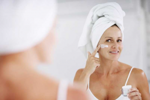 Mandelic Acid for Nightly Skincare: Benefits, Usage, and Tips